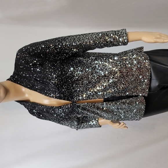 𝅺cable and Gauge Allover Sequin Shawl Jacket with Inverted Pleat - Picture 12 of 13